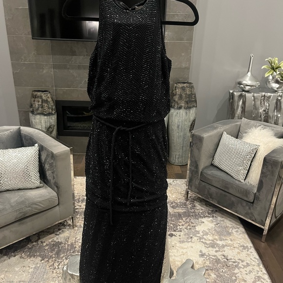 COPY - A simple Grecian style fully beaded jet black gala gown by VICTORIA size… - Picture 5 of 17